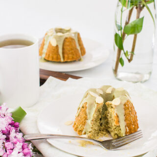 Mini Almond and Matcha Cakes