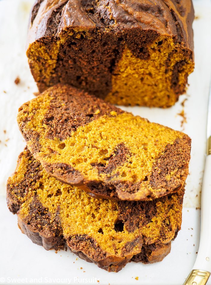 Sliced marbled chocolate and pumpkin bread.