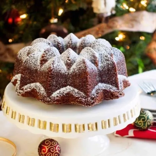 Gingerbread bundt on cake platter.