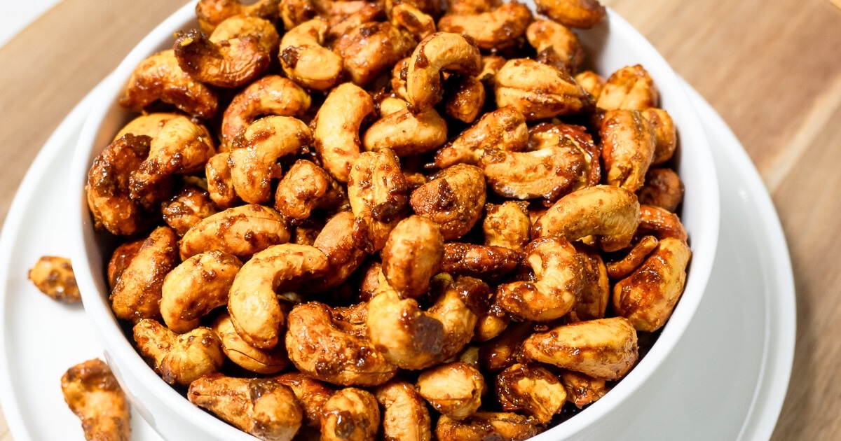 Bowl of curried cashews.