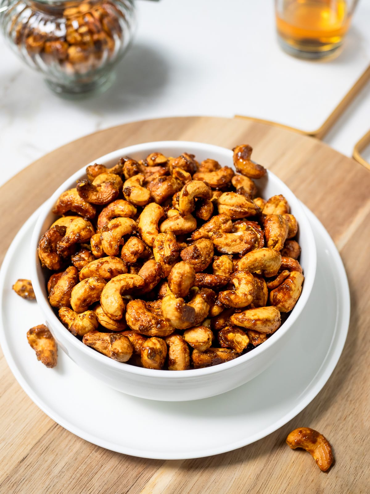 Bowl of curried cashews.