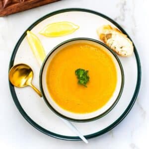 Bowl of puréed lentil and cauliflower soup.